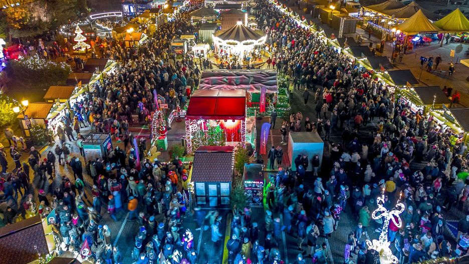 Tak prezentują się świąteczne jarmarki w innych polskich miastach