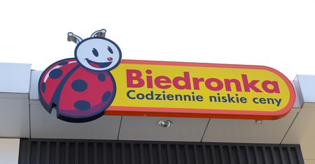 Biedronka rozdaje pracowniom świąteczne vouchery. Kwoty robią wrażenie