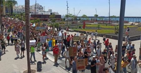 Brytyjczycy przerażeni sytuacją w Hiszpanii. "Turyści bali się wychodzić z hoteli"