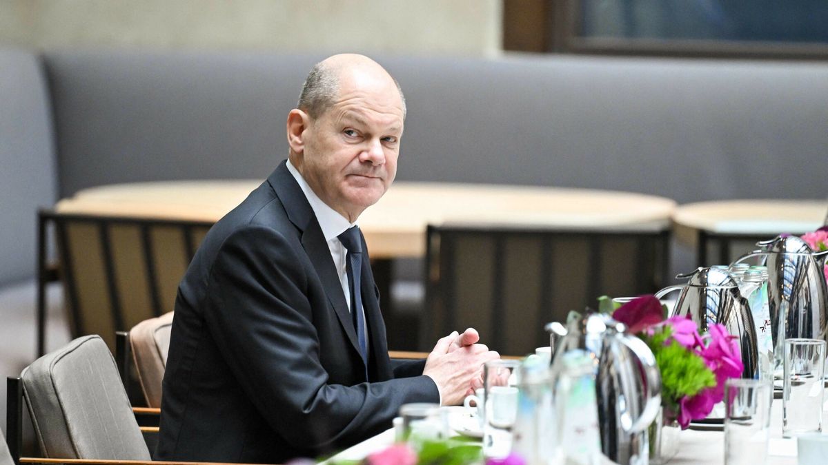 Konferencja bezpiecze?stwa w Monachium
German Chancellor Olaf Scholz waits for the start of a bilateral meeting at the Munich Security Conference (MSC) in Munich, southern Germany on February 17, 2024. (Photo by Tobias Hase / POOL / AFP)
TOBIAS HASE