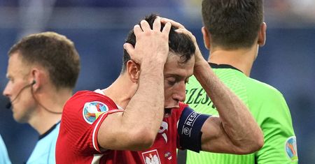 Porażka ze Szwecją. Kibic wyrzucił telewizor przez okno
