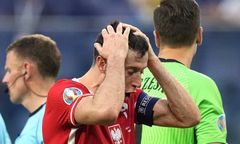 Porażka ze Szwecją. Kibic wyrzucił telewizor przez okno