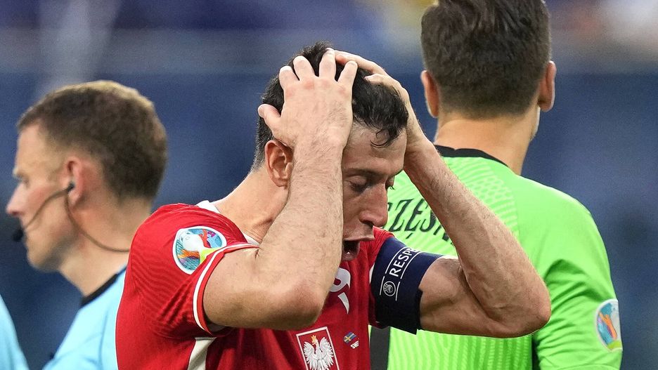 Porażka ze Szwecją. Kibic wyrzucił telewizor przez okno