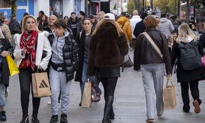 Polacy "ewakuują się" z tonącego okrętu? Coraz więcej rodaków opuszcza Wyspy