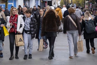 Polacy "ewakuują się" z tonącego okrętu? Coraz więcej rodaków opuszcza Wyspy
