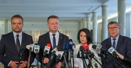 PiS odbija piłeczkę. "Śpią, jedzą za publiczne pieniądze"