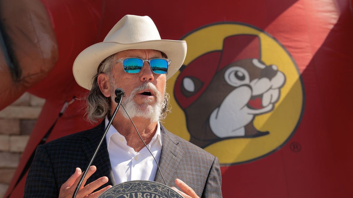 MOUNT CRAWFORD, VIRGINIA - JUNE 30: Buc-ee's co-founder and CEO Arch "Beaver" Aplin III speaks during the grand opening ceremony of the first Buc-ee's location on the East Coast on June 30, 2025 in Mount Crawford, Virginia. This 74,000 square foot mega-convenience store and 120-pump gas station is the Texas-based chain's 69th store and the first to open outside of the southern United States. (Photo by Chip Somodevilla/Getty Images)