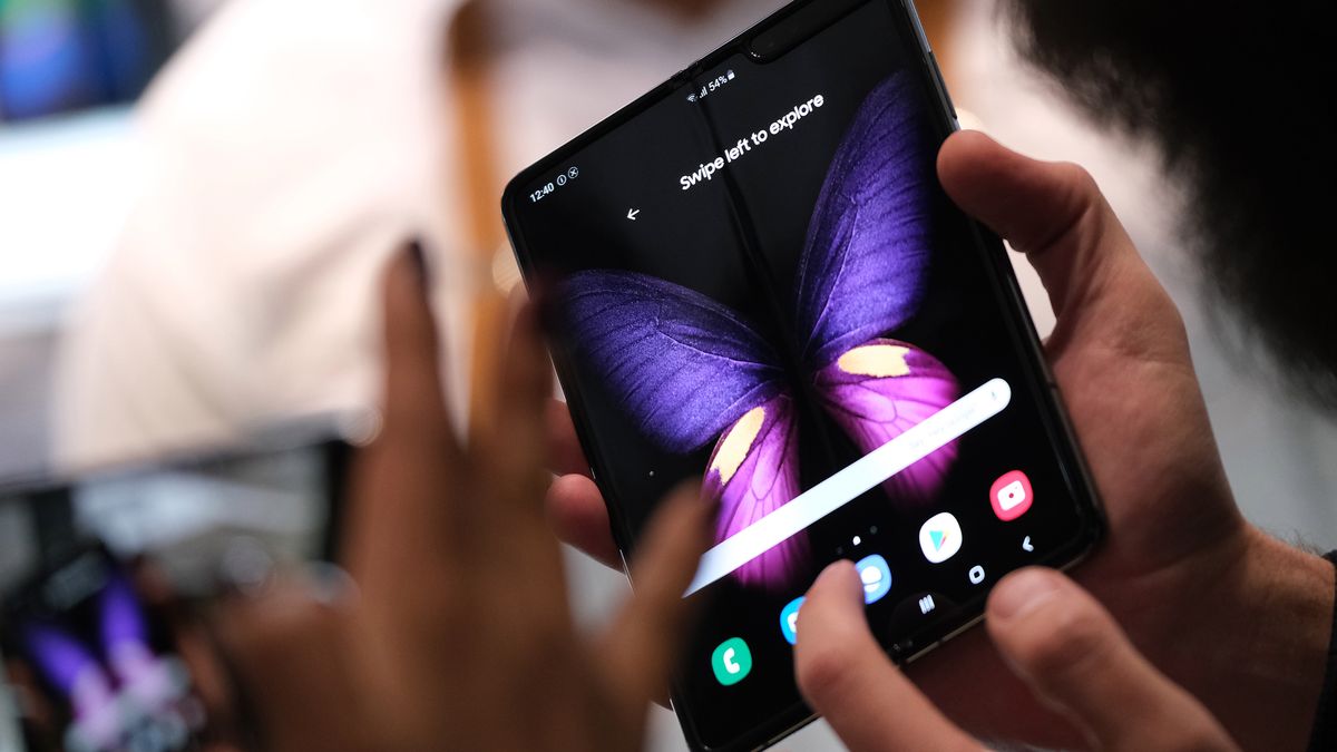 Samsung deklaruje, że "setki" aplikacji zoptymalizowano na potrzeby Galaxy Folda (Getty Images)