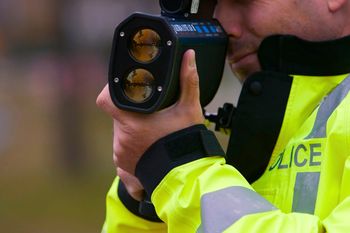 Kaskadowe pomiary prędkości w całej Polsce. Policja i SPEED w akcji