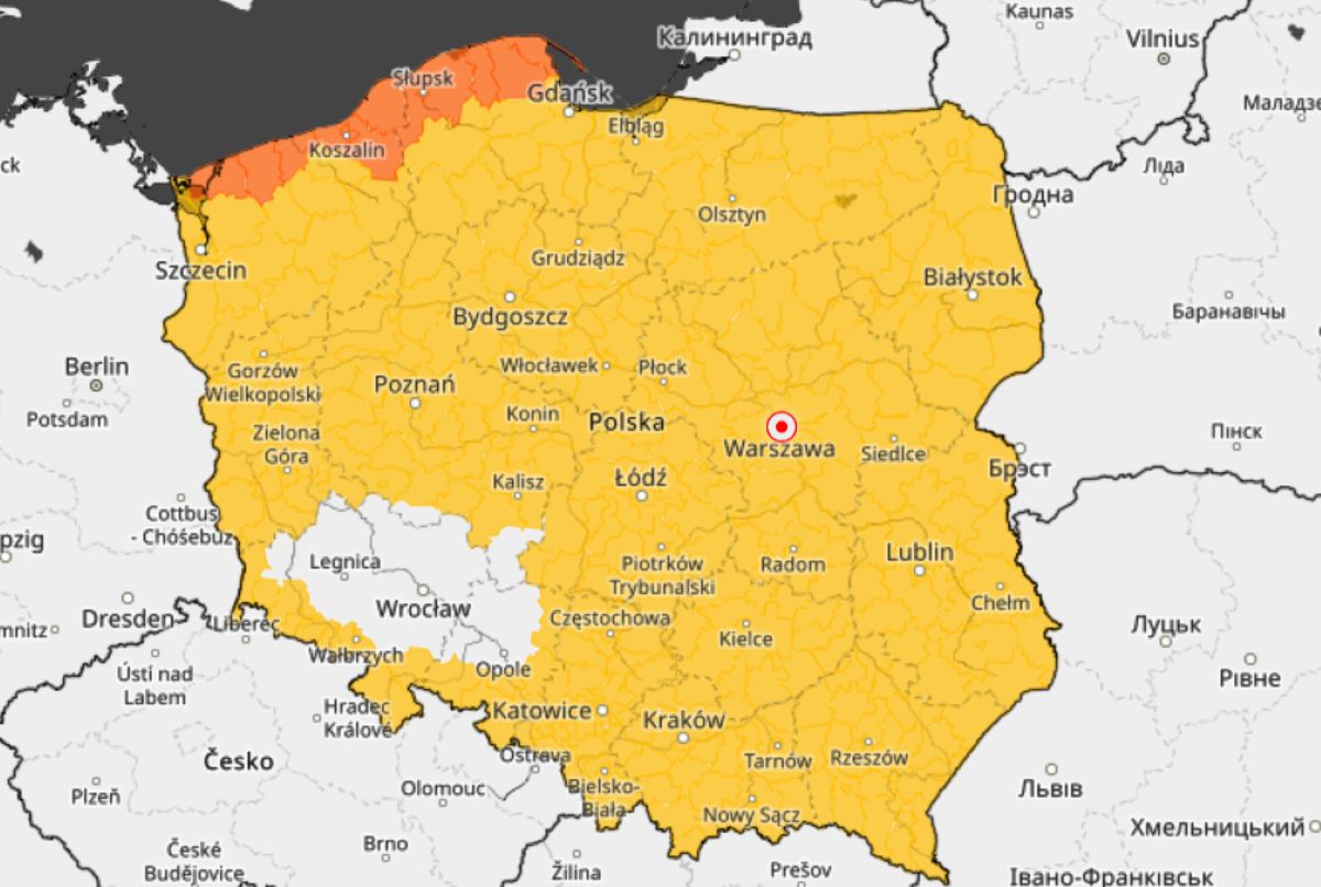 Niemal cała mapa Polski żółta i pomarańczowa. Alerty IMGW i RCB