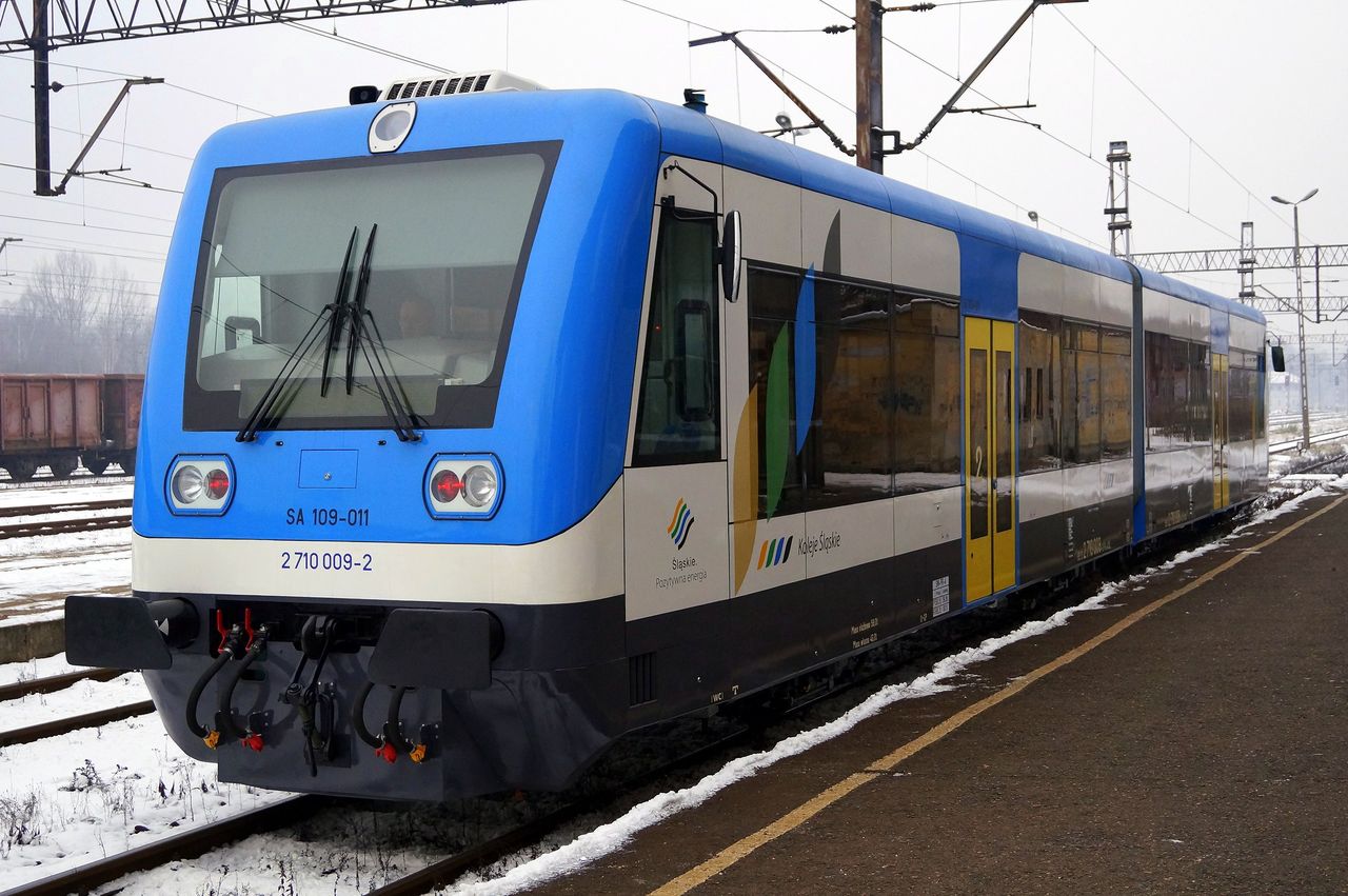 Katowice: Pasażerowie Kolei Śląskich zrobią to raz i wystarczy. Kaeśka z nową funkcją, która ułatwi podróżowanie