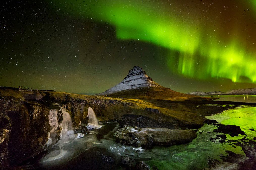 Zdumiewające zdjęcia nocnego nieba. Ten fotograf czaruje światłem