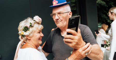 Zamieszkali w "akademiku dla seniorów". Tak uciekli przed samotnością