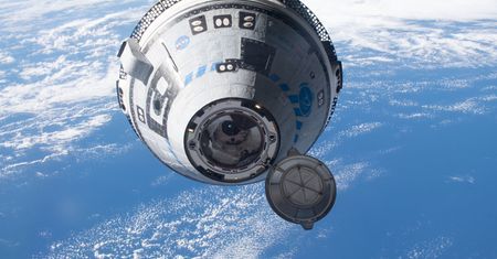 Crew Dragon ma zniknąć przed 2030 r. NASA szykuje kolejne loty Starlinera