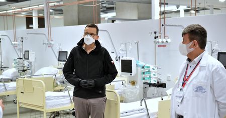 Koronawirus. Morawiecki: "Szpital Narodowy przyjmie dziś pierwszego pacjenta" [ZDJĘCIA]