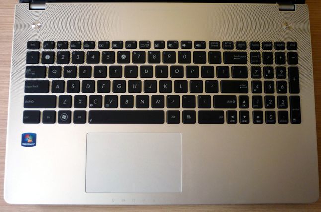 Asus N56VM - klawiatura i touchpad