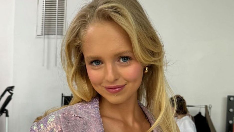 Julia Tychoniewicz w bikini z motywem kwiatów