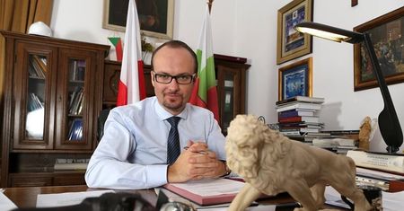 Były przewodniczący rady miasta oskarżony za płatną protekcję. Stanie przed sądem