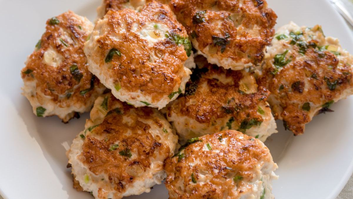 Doskonałe z lekkim greckim sosem, z ziemniakami lub w kanapce