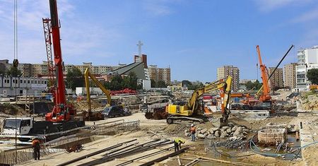 Warszawa. Budżet Warszawy na 2021 r. ograniczony pandemią. Ucierpią inwestycje