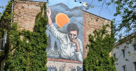 Warszawa. Stachura trafił na mur