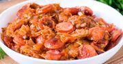 Myślałam, że mój bigos jest świetny, dopóki nie spróbowałam wersji teściowej. Jedna łyżka zmienia wszystko