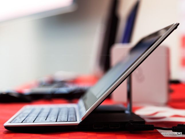 Fujitsu LifeBook TH40/D (fot. akihabaranews.com)