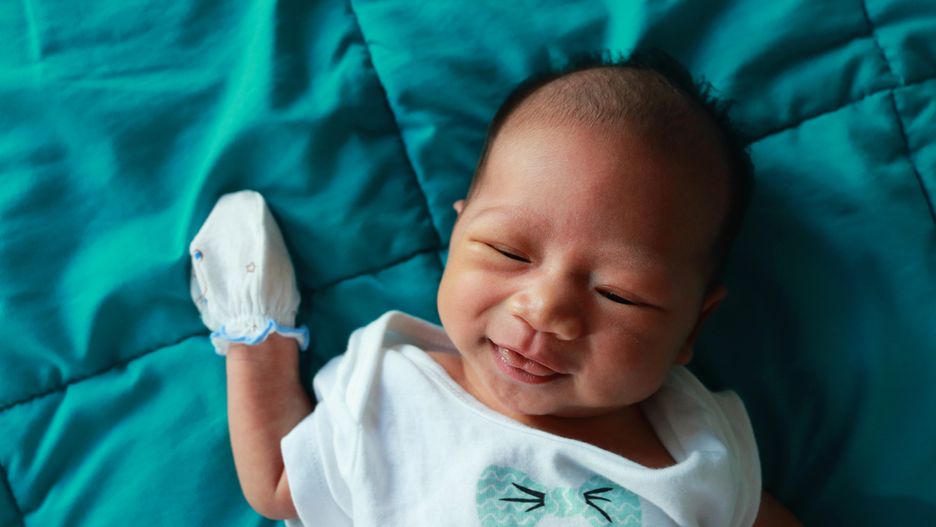 Rękawiczki dla niemowląt. Czy warto zakładać je dzieciom?