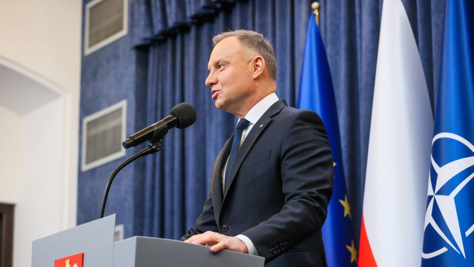Warszawa, 08.01.2024. Prezydent RP Andrzej Duda podczas konferencji prasowej w Pałacu Prezydenckim w Warszawie, 8 bm. po spotkaniu z marszałkiem Sejmu Szymonem Hołownią. Spotkanie dotyczyło wygaszenia mandatów polityków PiS Mariusza Kamińskiego i Macieja Wąsika. (sko) PAP/Leszek Szymański