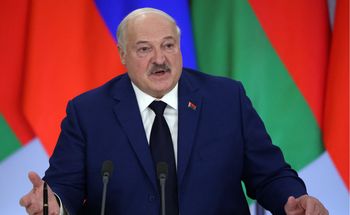 Absurdalne słowa Łukaszenki. Mówił o "międzynarodowej partii wojny"