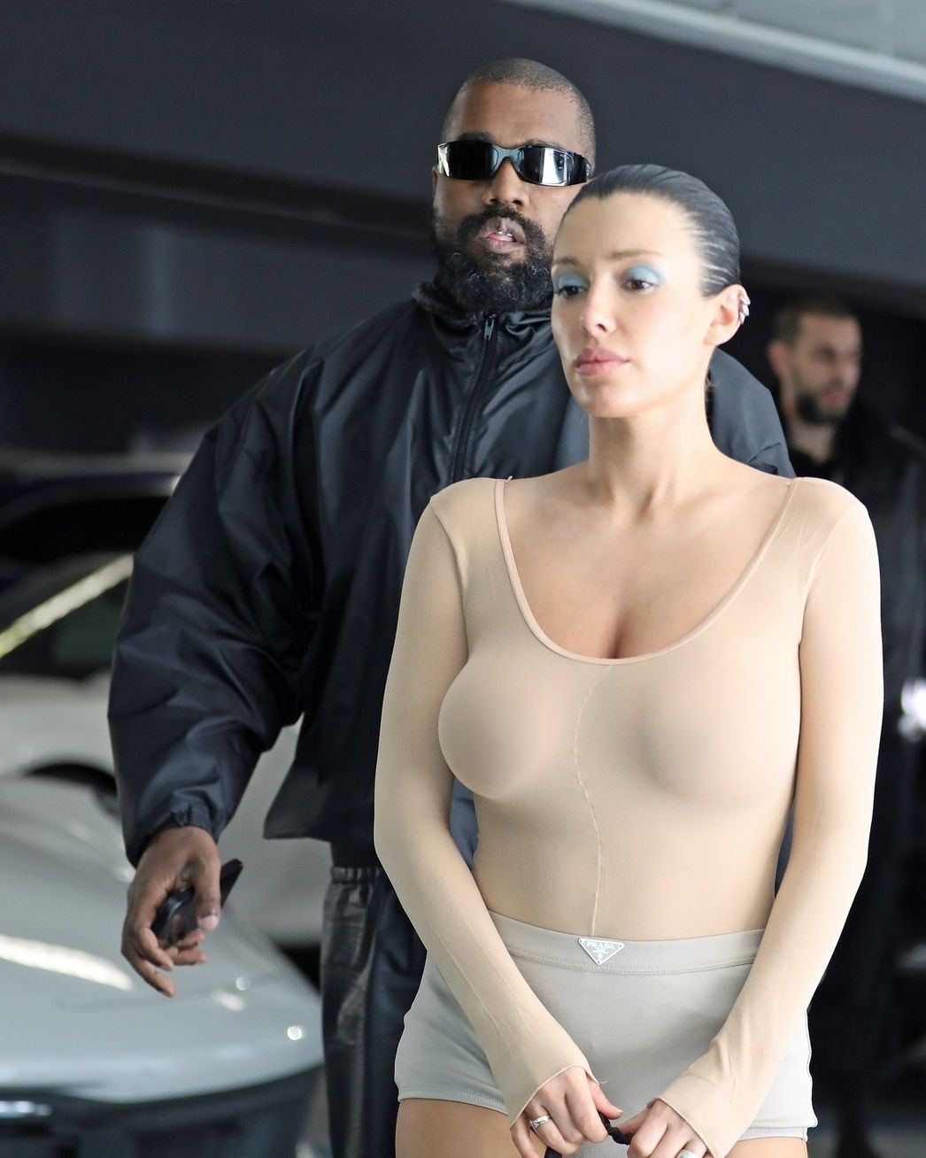 Kanye West kupił żonie Porsche. Kolejny szokujący "look" Bianki 