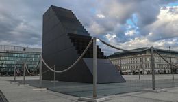 Warszawa straci pomnik smoleński? Ministerstwo zdecydowało