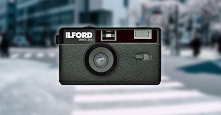 Ilford Sprite 35-II to wielorazowy aparat tradycyjny, który… no właśnie co?