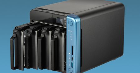 Konkurs „QNAP na Nowy Rok” – do wygrania NAS TS-453B z gniazdem PCIe