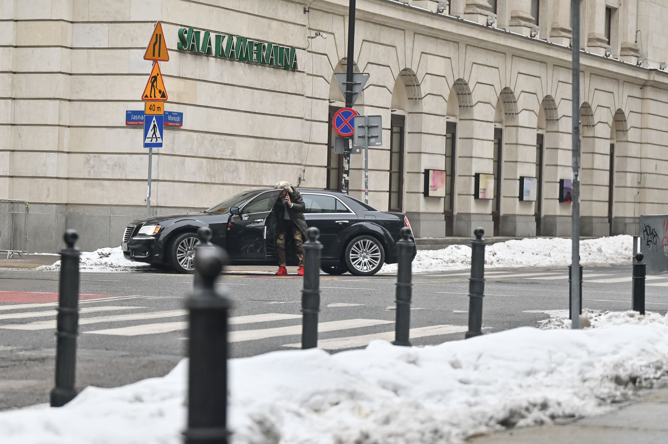 Jarosław Jakimowicz zostawił auto na środku ulicy