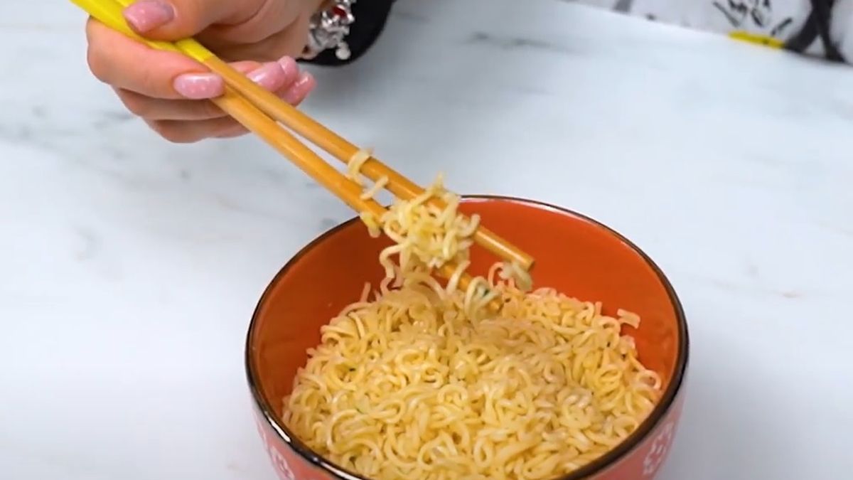 Triki z zupkami chińskimi i pałeczkami. Niewiarygodne, co można z nimi zrobić!