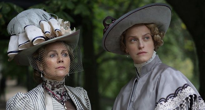 Nowy serial historyczny „Polowanie na ćmy” wiosną w TVP1. Mietielica, Krzywkowska, Nerlewski i  Stippa w obsadzie