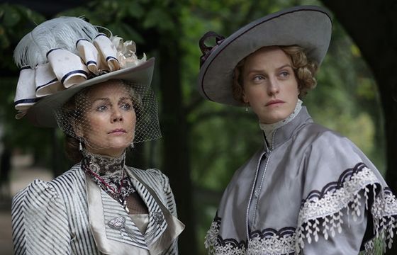 Nowy serial historyczny „Polowanie na ćmy” wiosną w TVP1. Mietielica, Krzywkowska, Nerlewski i  Stippa w obsadzie