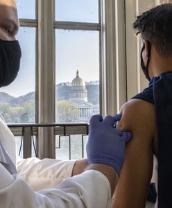 COVID-19. Główny amerykański epidemiolog wskazuje powód, dla którego młodzi powinni się szczepić