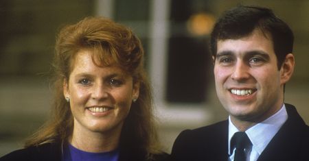 Nie została zaproszona na koronację, ale bawiła się na koncercie u boku księcia Andrzeja. Tak wyglada dziś Sarah Ferguson (ZDJĘCIA)