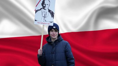 Oskar Szafarowicz moment: pieje na cześć PiS i pluje na UE