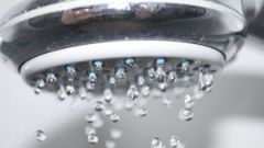 Jak oszczędzać pod prysznicem 1