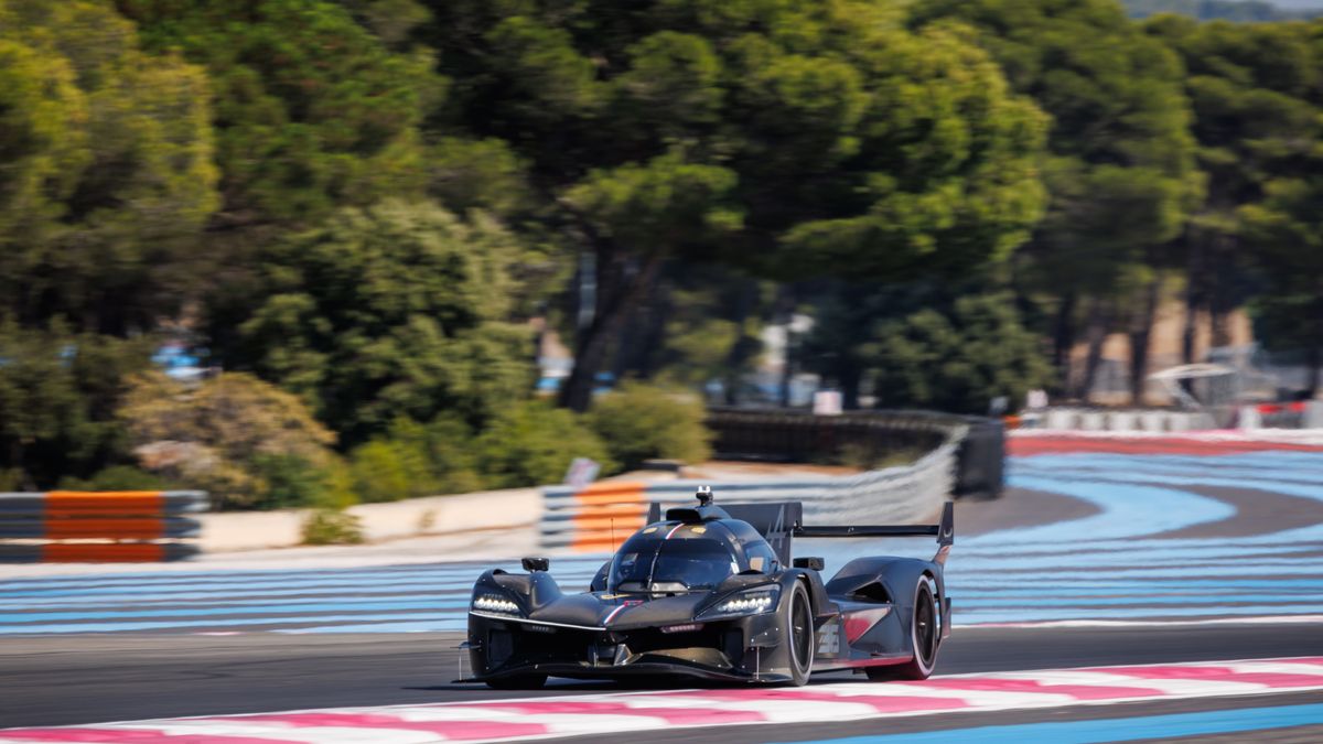 Testy Alpine A424 na Paul Ricard