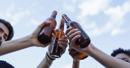 Piwo pod chmurką? W tych miejscach lepiej tego nie rób