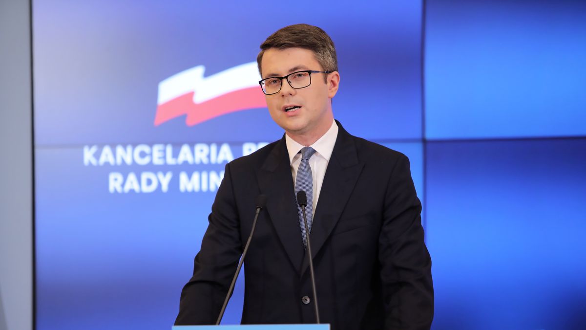 Piotr Mueller ogłasza zakończenie bezpłatnych szczepień przeciw COVID. 