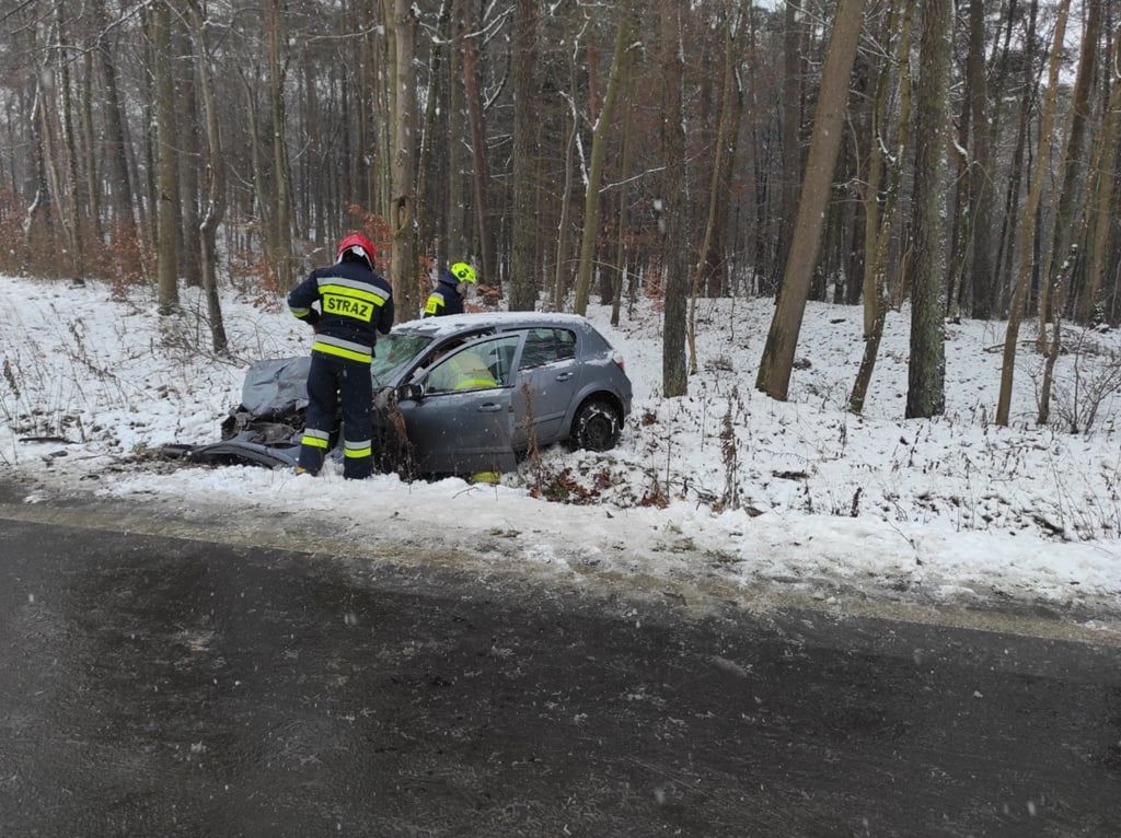 Kierująca samochodem osobowym trafiła do szpitala