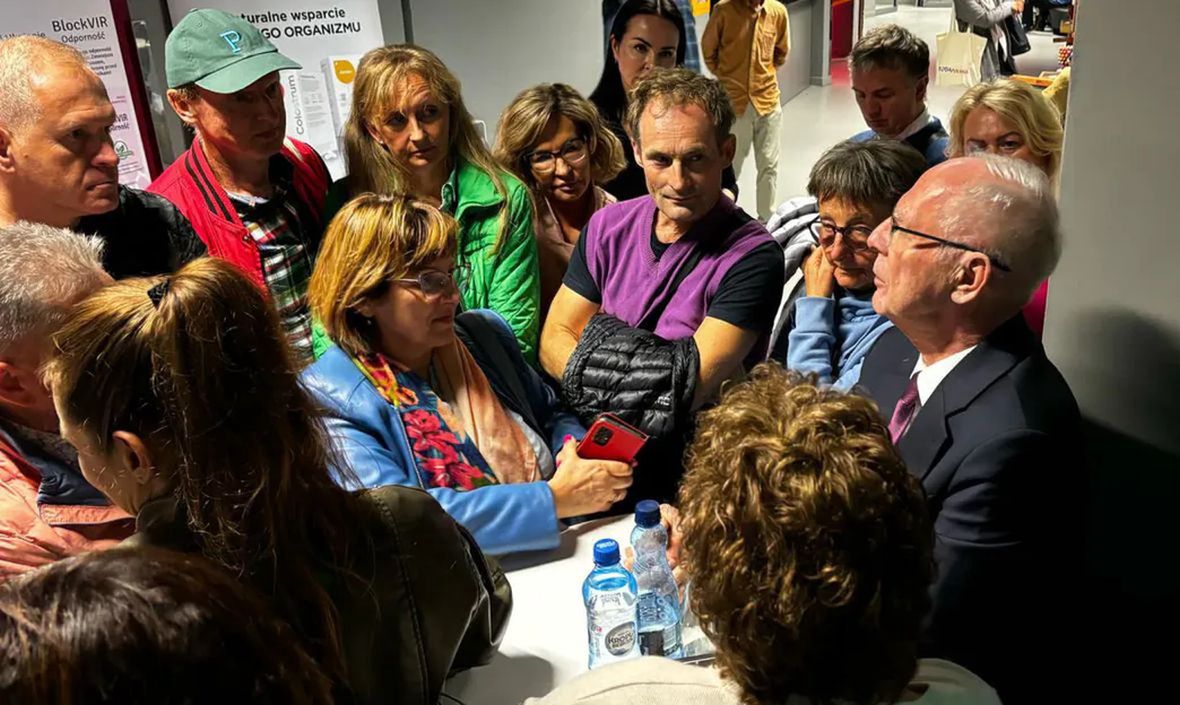 Jerzy Zięba (pierwszy z prawej) na targach "Tego ci lekarz nie p