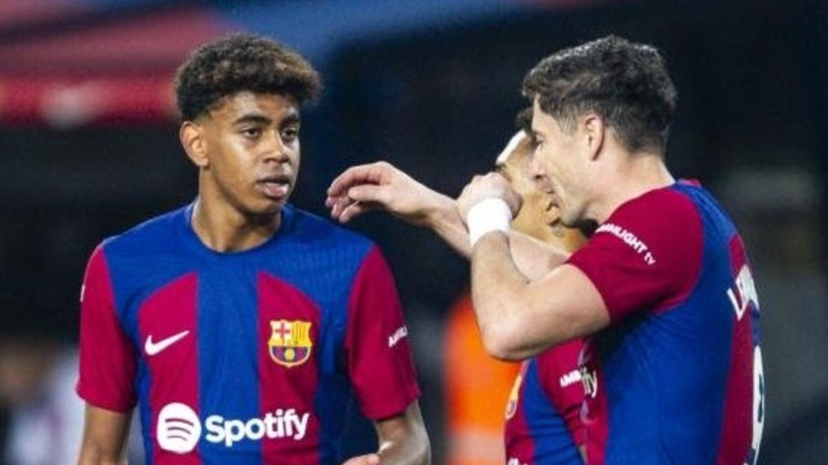 Lamine Yamal i Robert Lewandowski w FC Barcelonie
