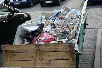 Kontrolowali kontenery na odpady. Posypały się mandaty