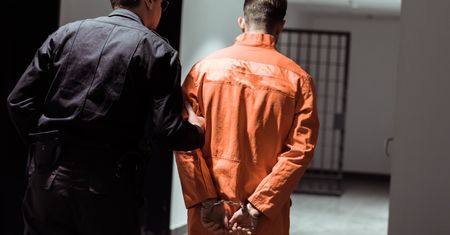 Więzień zniknął z miejsca pracy. Służby prowadzą poszukiwania